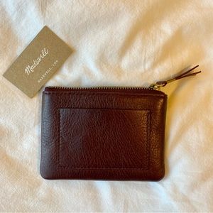 Madewell : The Leather Pocket Pouch Wallet with Zip Closure